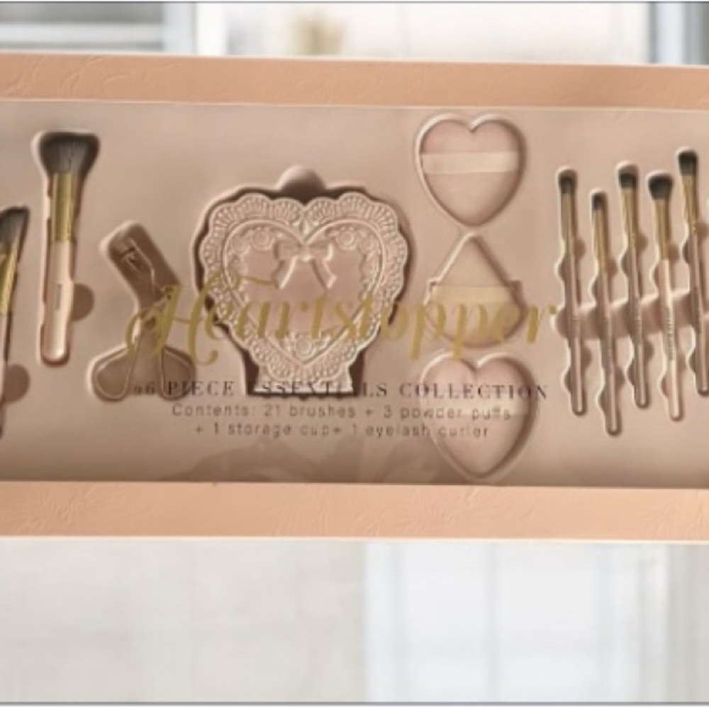 Heart-Shaped Makeup Brush Set with Gold Accents NWT